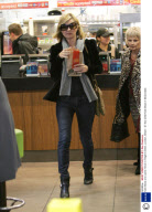 Kate Moss and Jamie Hince in Regent Street, London, Britain - 27 Nov 2008