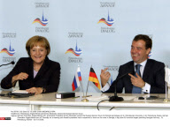 St. Petersburg: Angela Merkel and Dmitry Medvedev attend the Russian-German forum