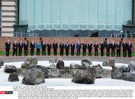TOYAKO: Last day of the G8 Summit -family photo session