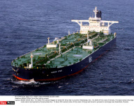 INDIAN OCEAN: Sirius Star held by pirates
