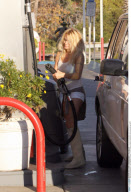 Actress PAMELA ANDERSON letting herself get fat???