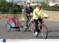 Ben Amigoni taking Beatrice McCartney on a bike ride, Hove, East Sussex, Britain - 19 Oct 2006