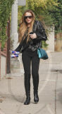 LINDSAY LOHAN SEEN ARRIVING TO A HAIR SALON