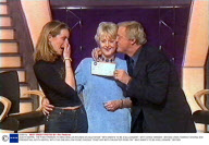 JUDITH KEPPEL THE FIRST PERSON TO WIN A MILLON POUNDS ON QUIZ SHOW " WHO WANTS TO BE A MILLIONAIRE"  WITH CHRIS TARRANT  BRITAIN
