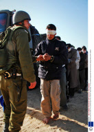 Hamas prisoners taken for questioning in the northern Gaza Strip - 07 Jan 2009