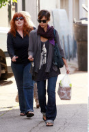 Actress JESSICA ALBA and mom do takeout lunch