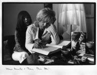 KINSKI KLAUS, *10.18.1926, +11.23.1991, ACTOR, AUTHOR; WRITER;, GERMAN, BOOK; ICH BIN SO WILD NACH DEINEM ERDBEERMUND, THIRD WIFE GENEVIEVE MINHOI LOANIC, MUNICH, 1975, GERMANY