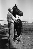 VON BUELOW, VICCO LORIOT, *11.12.1923, GERMAN, ACTOR, STAGE DIRECTOR, AUTHOR; WRITER;, CARTOONIST, HORSE, MUENSING, LAKE; STARNBERG, 1969, GERMANY