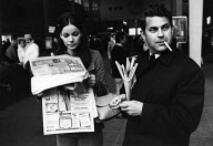 KRAMER JACKY, GERMAN, JOURNALIST, CHIEF EDITOR, NEWSPAPER; PRINT MEDIA, HALF FIGURE, PETRA PAULY, ACTRESS, CENTRAL STATION, SEVENTIES; 70S, MUNICH, GERMANY