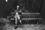 VOGEL, HANS JOCHEN, *02.03.1926, GERMAN, POLITICIAN, CHIEF BUERGERMEISTER; LORD MAYOR, CITY; MUNICH, 1960 - 1972, PARK; BENCH, CHATEAU PARK NYMPHENBURG, LATE SIXTIES; 60S, MUNICH, GERMANY