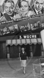 KUBASCHEWKSI ILSE, *08.18.1907, +10.30.2001, GERMAN, ENTREPRENEURS, FOUNDRESS; GLORIA FILM AGENCY, TOTAL FIGURE, CINEMA ENTRANCE, FIFTIES; 50S, MUNICH, GERMANY