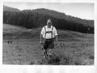 ERTL JOSEF, *03.07.1925, +11.17.2000, GERMAN, POLITICIAN, FDP GERMAN PARTY, FEDERAL AGRICULTURE MINISTER 1969-1973, TOTAL FIGURE, MOUNTAIN MEADOW, LEATHER TROUSERS, 1970, BAVARIA, GERMANY