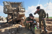 Israeli Troops Partially Withdraw from Gaza after Cease-Fire Announced