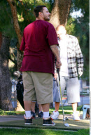 EXCL.: Chubby KEVIN FEDERLINE plays golf instead of caring for kids