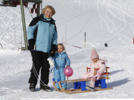 Dutch Prince WILLEM ALEXANDER & royal family take to the Austrian slopes