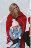 Dutch Prince WILLEM ALEXANDER & royal family take to the Austrian slopes