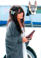 Vanessa Hudgens fill up her tank