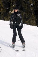 Claudia Schiffer, Matthew Vaughn et leurs enfants a Gstaad. Exclu. NC. NW