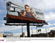 CA: "SUPERGRAPHIC" GIANT BILLBOARDS IN HOLLYWOOD