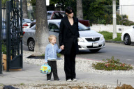 Liv Tyler shows her son Milo Langdon a construction site Part 2