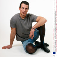 e-MANcipate promotes pantyhose for men, Britain - Mar 2009