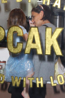 Katie and Suri buy cupcakes