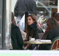 EXCLUSIF: Charlotte Casiraghi au cafe Flore.