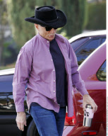 No US rights | Actor ROBERT BLAKE must like birds