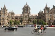 India Slums and Actors of Slumdog Millionaire