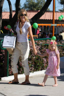 Denise Richards and Lola Rose enjoy the park