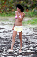 Amy Winehouse smokes something suspicious EXCLUSIVE