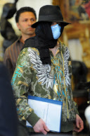 Michael Jackson goes shopping for "Margaret"