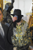 Michael Jackson goes shopping for "Margaret"