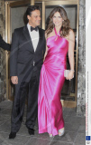 Elizabeth Hurley leaves her hotel on her way to The Hot Pink Party, New York, America - 29 Apr 2009