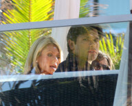 KADENAPIX.COM - KELLY RIPA AND MARK CONSUELOS IN MIAMI