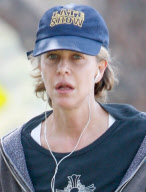 Meg Ryan Takes an Exhausting Jog