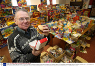 Fan eats 10,000 Mc Donalds Happy Meals, Britain - 09 Feb 2009