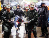(10)CHINA-WENCHUAN EARTHQUAKE-FIRST ANNIVERSARY-THE MOMENT (CN)