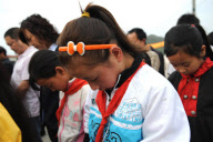 (28)CHINA-WENCHUAN EARTHQUAKE-FIRST ANNIVERSARY-THE MOMENT (CN)