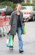 Milla Jovovich smoking!!! EXCLUSIVE