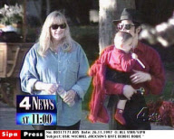 USA: MICHAEL JACKSON & WIFE DEBBIE ROWE   & KID PRINCE