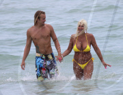 KADENAPIX.COM - LINDA BOLLEA, EX WIFE HULK HOGAN, ROMANTIC IN MIAMI