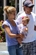 *EXCLUSIVE*  Jessica Alba and Cash Warren take Honor to lunch