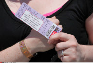 CA : PEOPLE COLLECT TICKETS FOR MICHAEL JACKSON MEMORIAL
