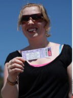 CA : PEOPLE COLLECT TICKETS FOR MICHAEL JACKSON MEMORIAL