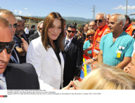 L'AQUILA: Carla Bruni Sarkozy visits the site of a recent earthquake