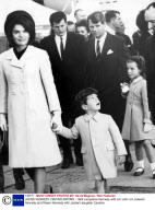 JACKIE KENNEDY VISITING BRITAIN - 1965