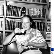 RONNIE BIGGS - GREAT TRAIN ROBBER WITH WIFE RAIMUNDA DE CASTRO AND SON MICHAEL