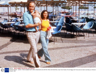 RONNIE BIGGS - GREAT TRAIN ROBBER WITH WIFE RAIMUNDA DE CASTRO AND SON MICHAEL