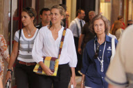 025696 0011  REINA E INFANTAS DE COMPRAS PALMA